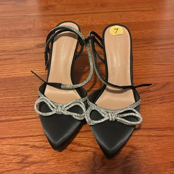 BCBGeneration bow tie heels - Picture 2 of 4